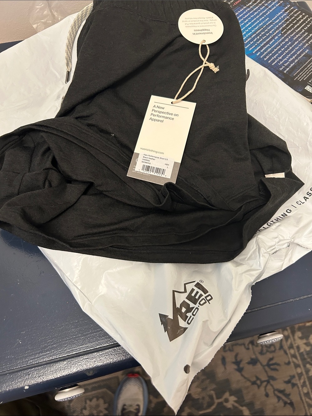 Vuori halo performance short 2 inch size L nwt paid: $68 - Picture 9 of 9